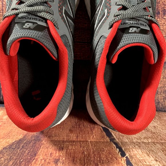 New Balance Fresh Foam Arishi v2 Mens 9 Gray Red Running Shoes MARISCG2 - Picture 11 of 12